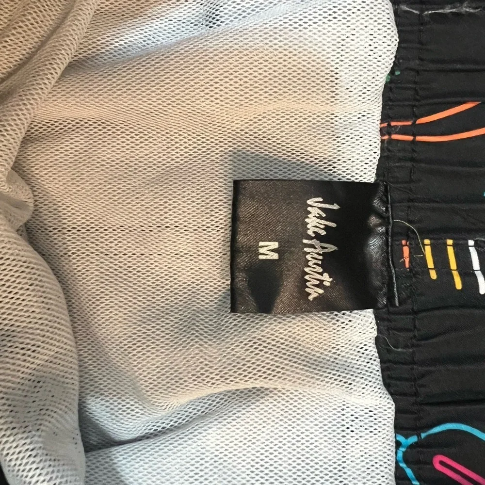 Jake Austin size medium